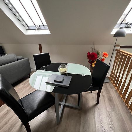Glastonbury Secret Retreat - 1 Bd Split-Level Apt, Sleeps 3 Экстерьер фото