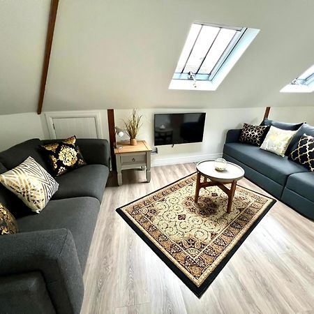 Glastonbury Secret Retreat - 1 Bd Split-Level Apt, Sleeps 3 Экстерьер фото