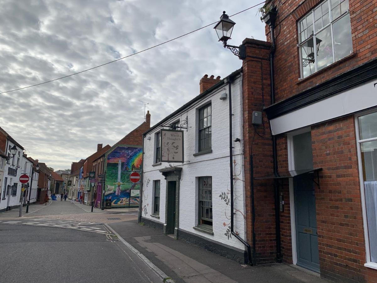 Glastonbury Secret Retreat - 1 Bd Split-Level Apt, Sleeps 3 Экстерьер фото