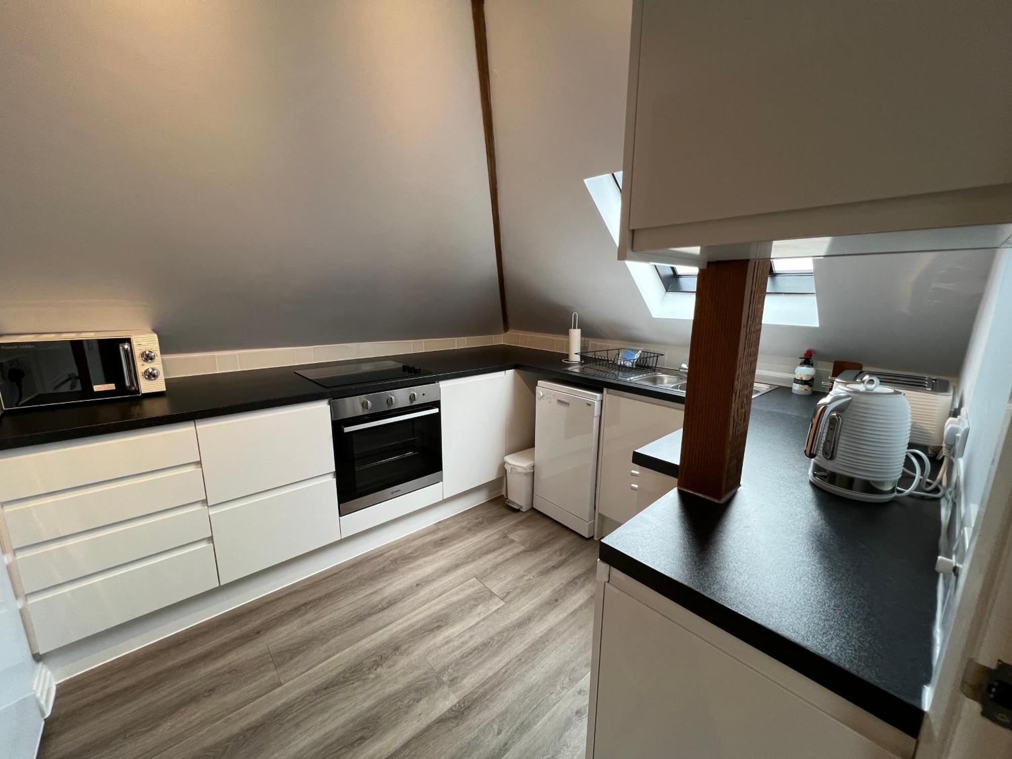 Glastonbury Secret Retreat - 1 Bd Split-Level Apt, Sleeps 3 Экстерьер фото