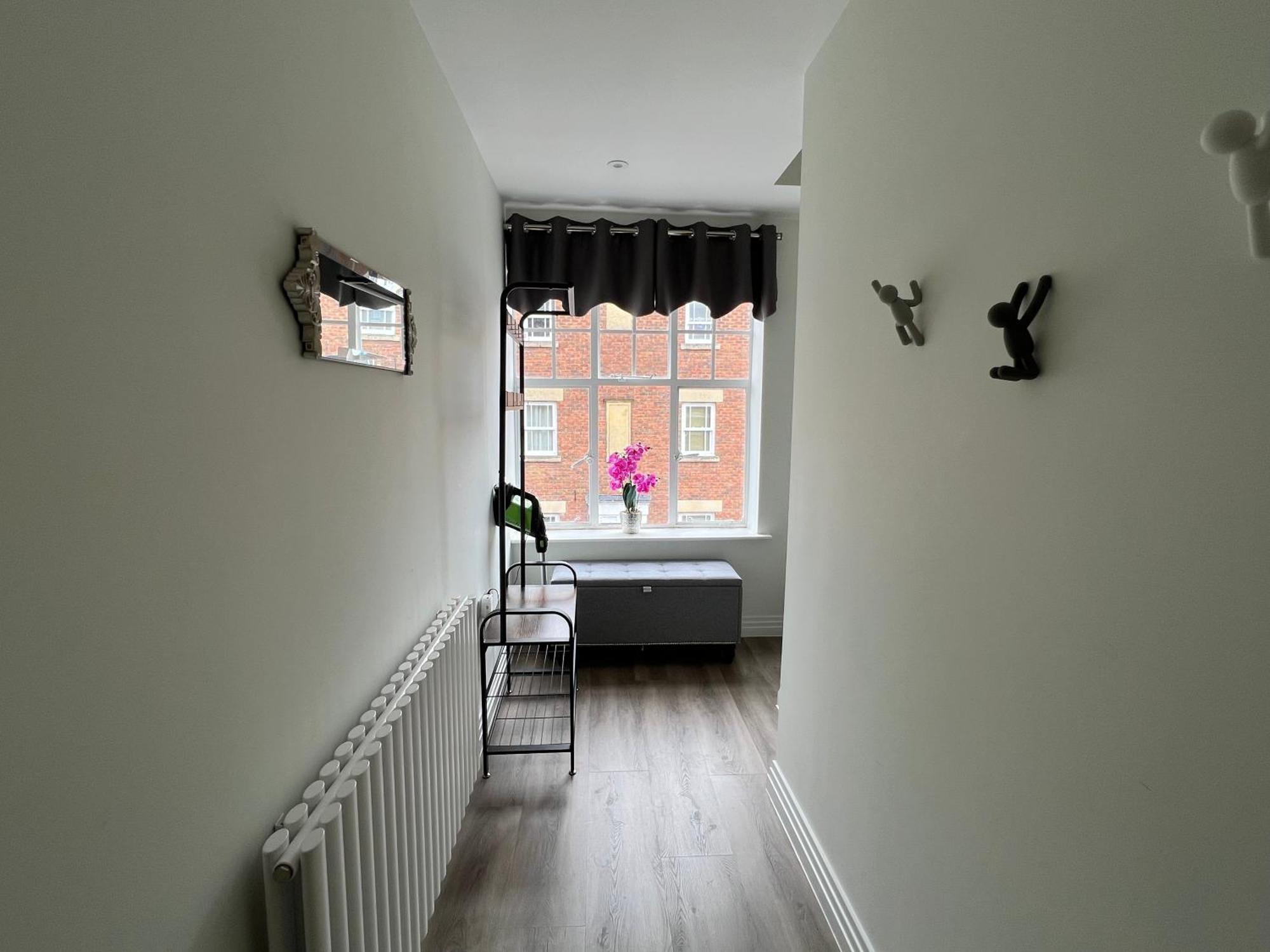Glastonbury Secret Retreat - 1 Bd Split-Level Apt, Sleeps 3 Экстерьер фото