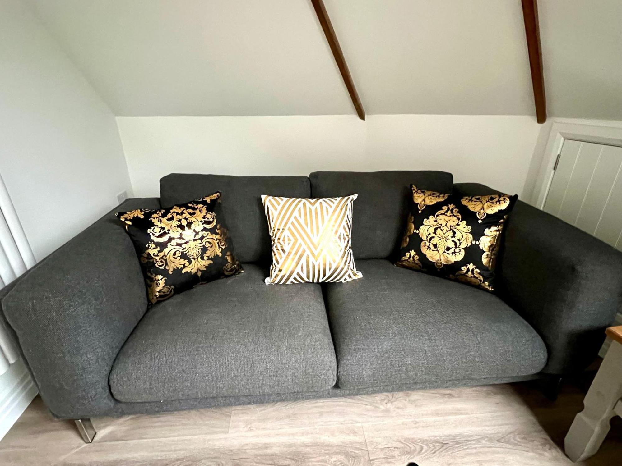 Glastonbury Secret Retreat - 1 Bd Split-Level Apt, Sleeps 3 Экстерьер фото